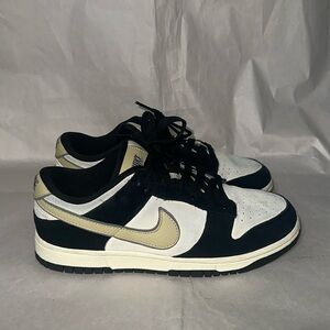 NIKE: WOMENS DUNKS LOW XL BLACK SUEDE. Women’s size 8. Unisex